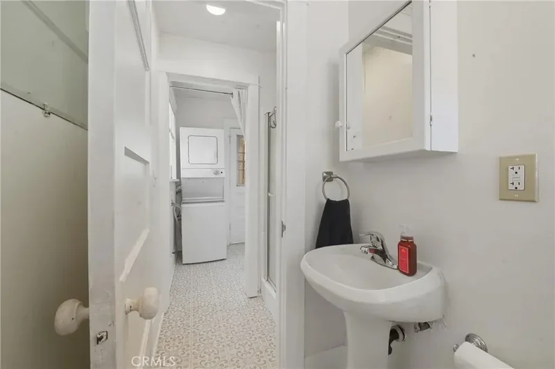 732 Saint Louis Avenue, Signal Hill, California, United States. - Photo 39