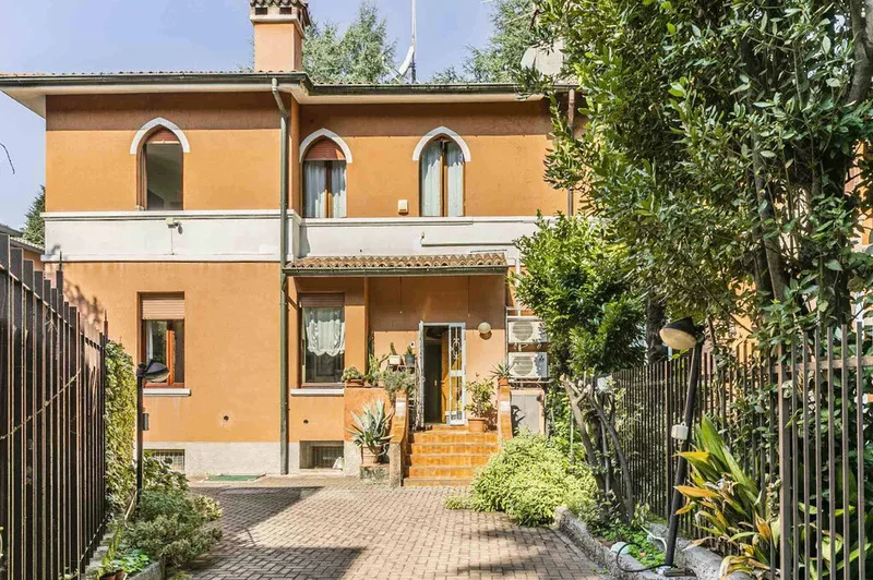Viale Zara, Milano, Milan, Lombardy, Italy. - Photo 2