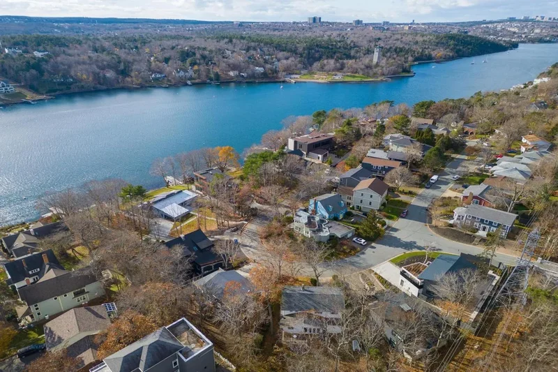 1025 Belmont on the Arm, Halifax, Nova Scotia, Canada. - Photo 36