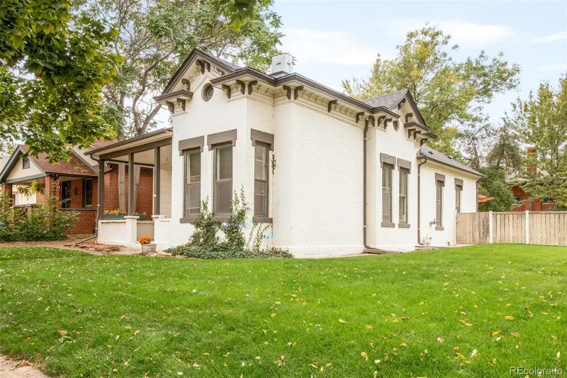 Single Family Residence in Denver