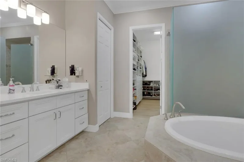 10099 Biscayne Bay Lane, Naples, Florida, United States. - Photo 2