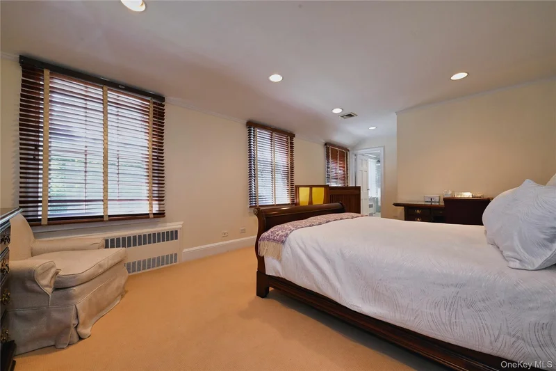 40 Deer Park Road, Great Neck, NY 11024, Kings Point, New York, United States. - Photo 23