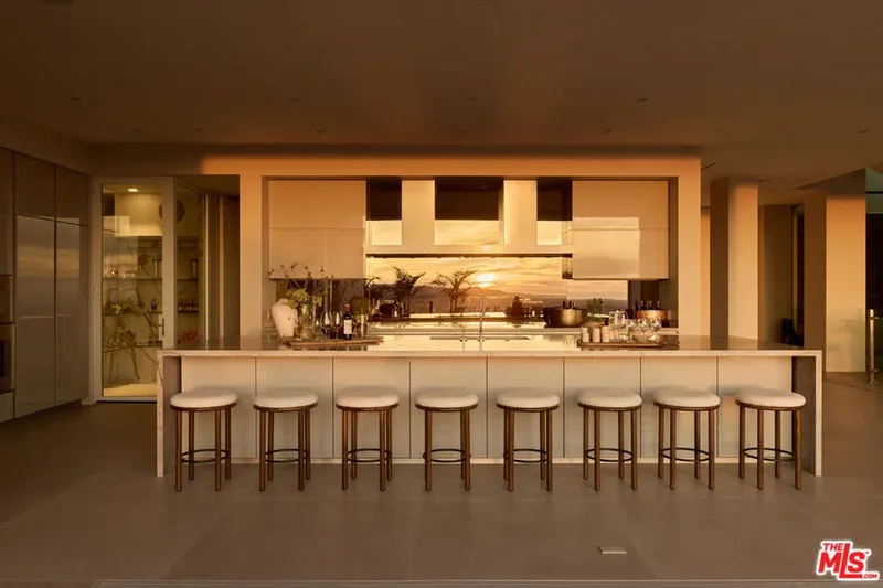 1615 Blue Jay Way, Los Angeles, California, United States. - Photo 13