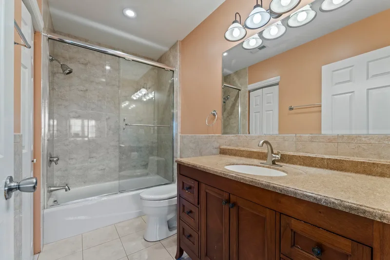 5533 LINCOLN Avenue, Morton Grove, Illinois, United States. - Photo 18