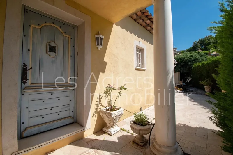 Les Adrets-de-l'Estérel, Provence-Alpes-Côte d'Azur, France. - Photo 8