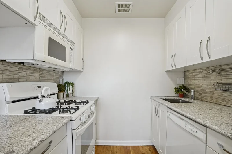 205 10th Street  #8W , Jersey City, NJ 07302, Jersey City, New Jersey, United States. - Photo 10