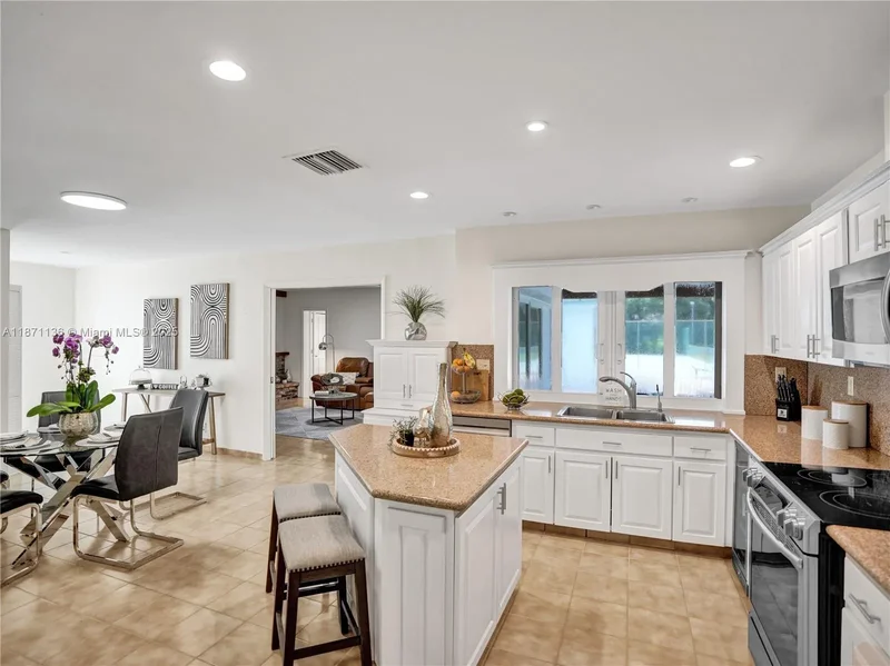 11300 Shady Lane, Plantation, FL 33325, Davie, Florida, United States. - Photo 3