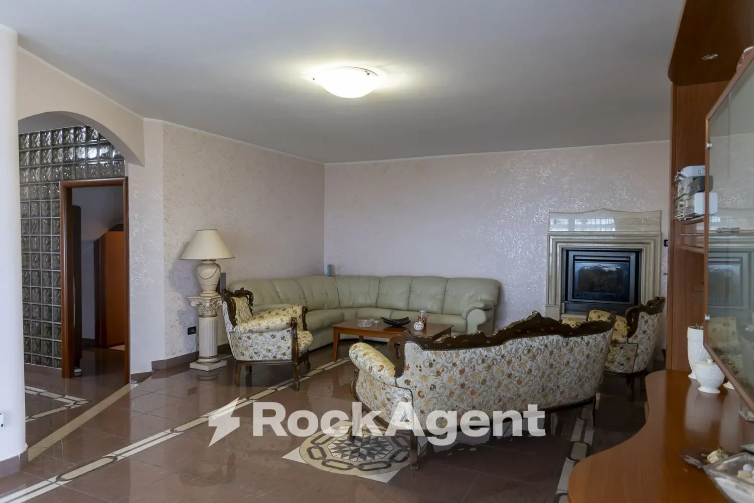 Gallery photo 5