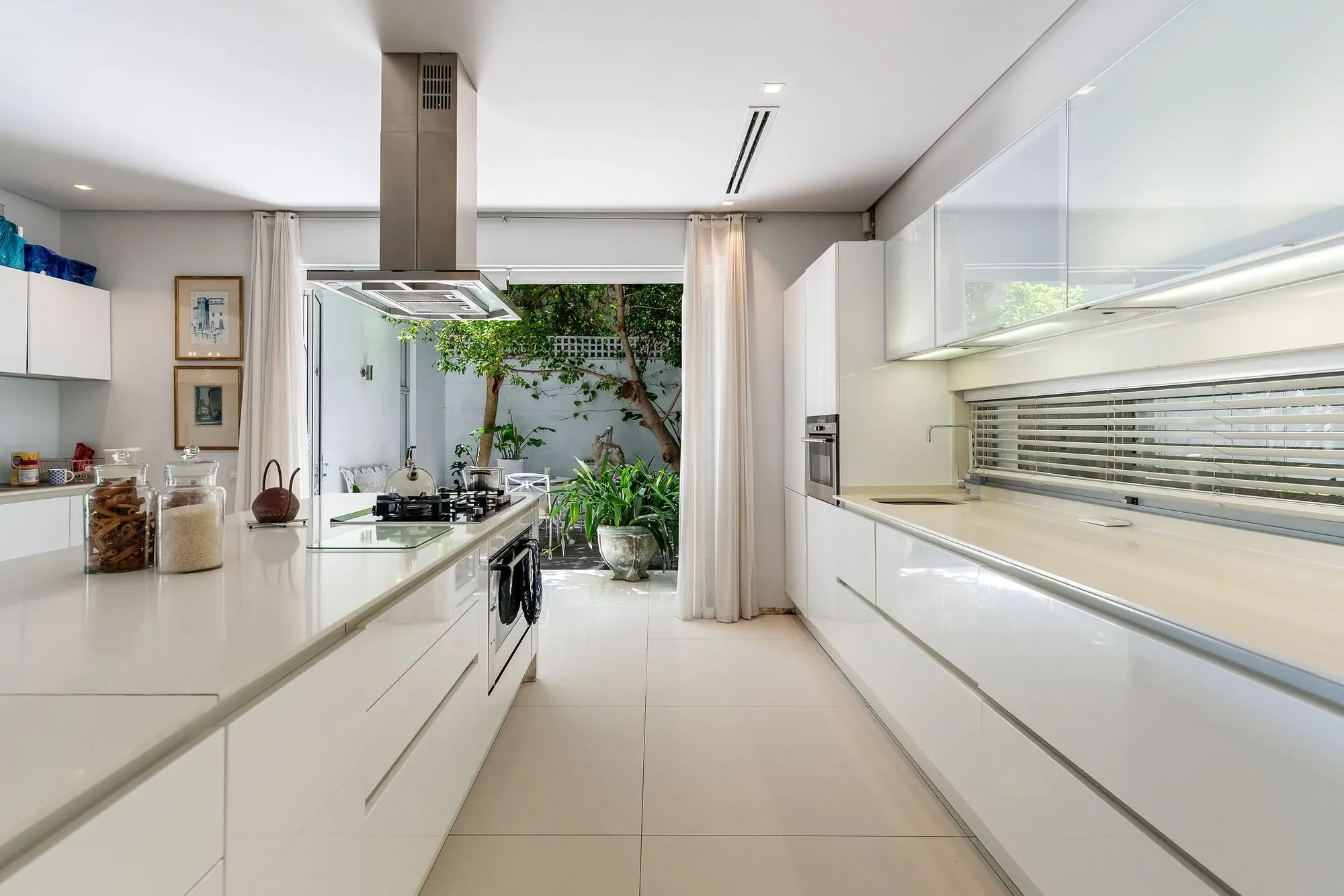 24 Rontree Ave, Bakoven, Cape Town, 8005, South Africa, Cape Town, Western Cape, South Africa. - Photo 29