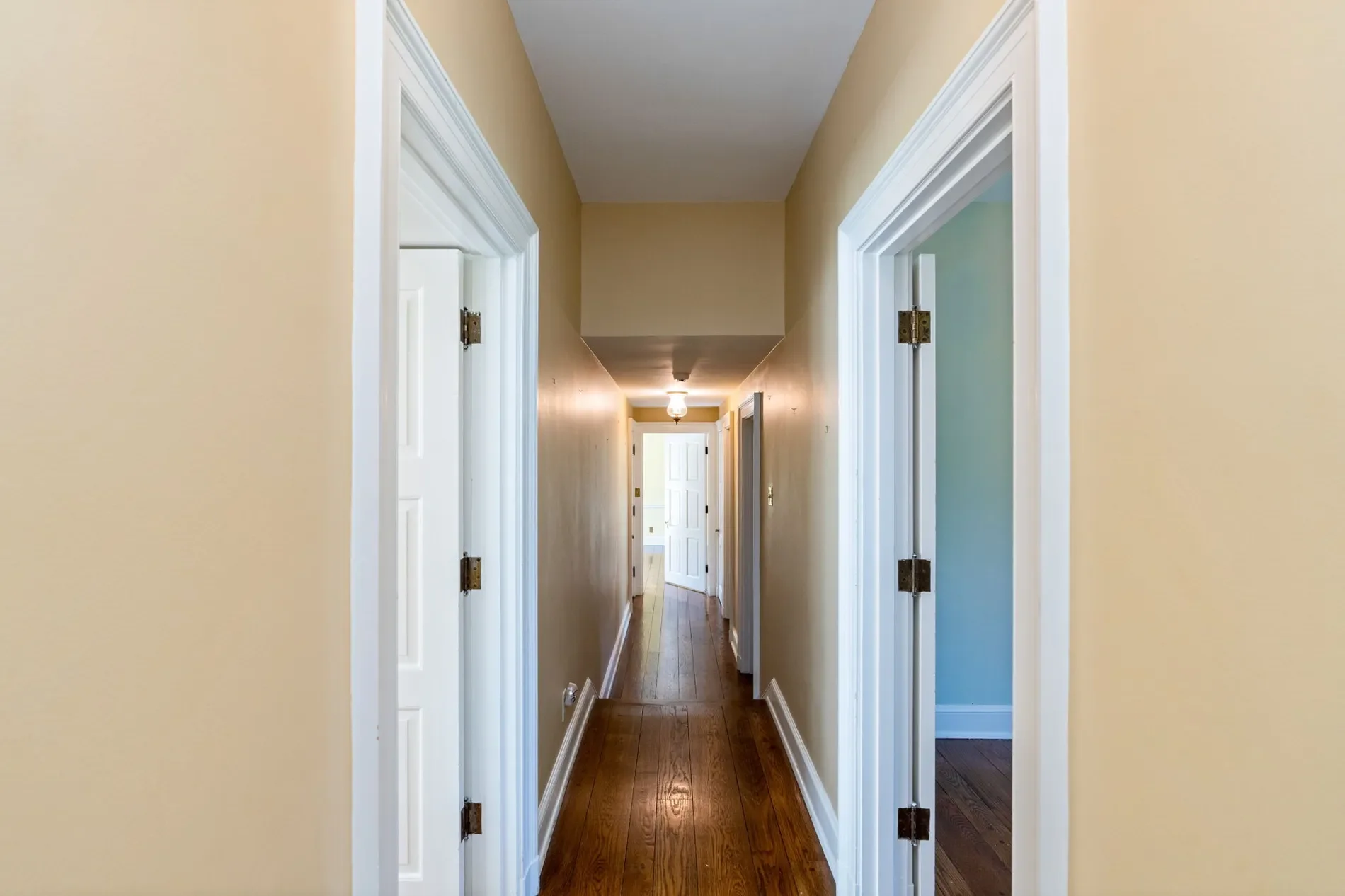 3740 Upper River Road , Louisville, KY 40207, Watterson Park, Kentucky, United States. - Photo 34