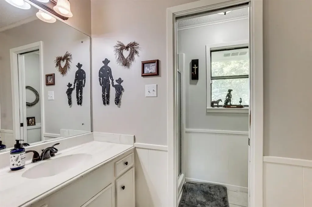 601 E Collard Street, Madisonville, Texas, United States. - Photo 21