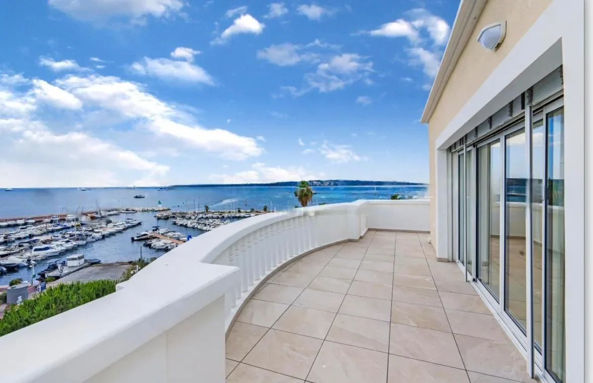Palm Beach, 06400 Cannes, France, Cannes, Provence-Alpes-Côte d'Azur, France. - Photo 10
