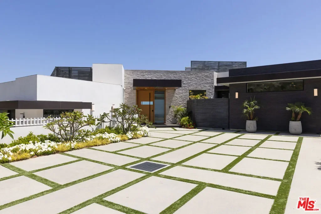 32357 Pacific Coast Highway, Malibu, California, United States. - Photo 29