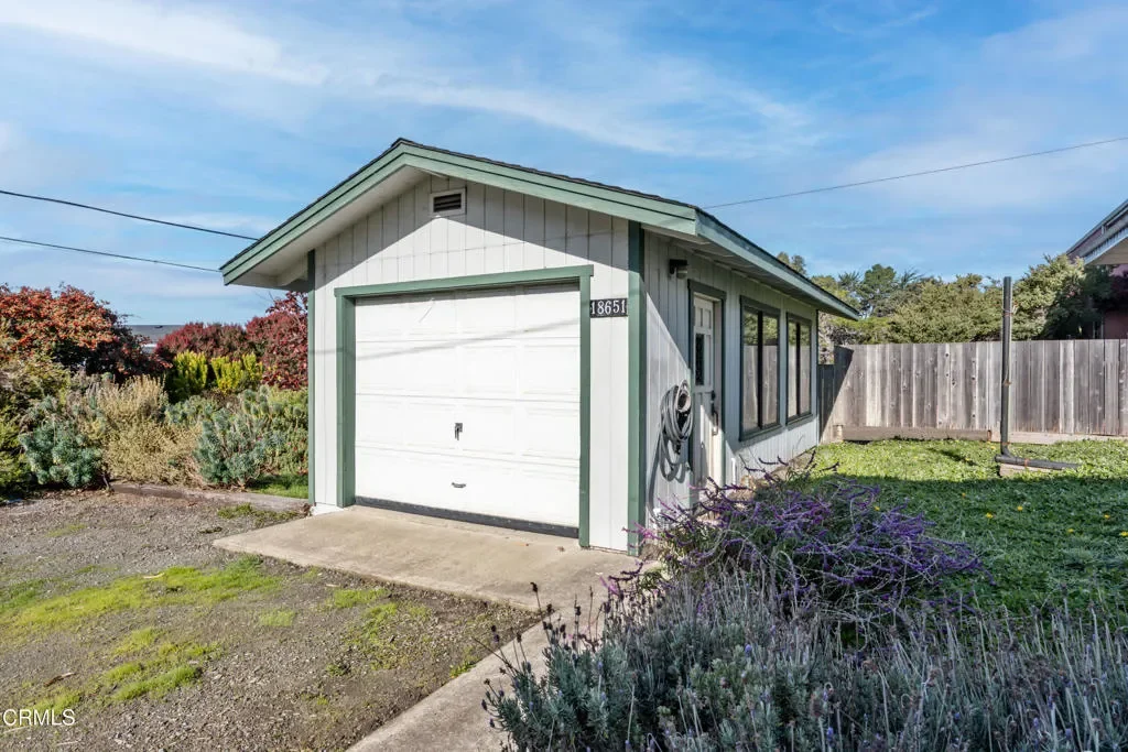 18651 Old Coast Highway, Fort Bragg, California, United States. - Photo 14