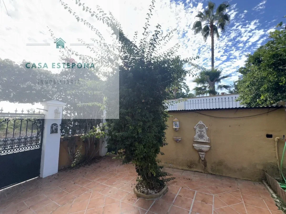 Exterior photo 10