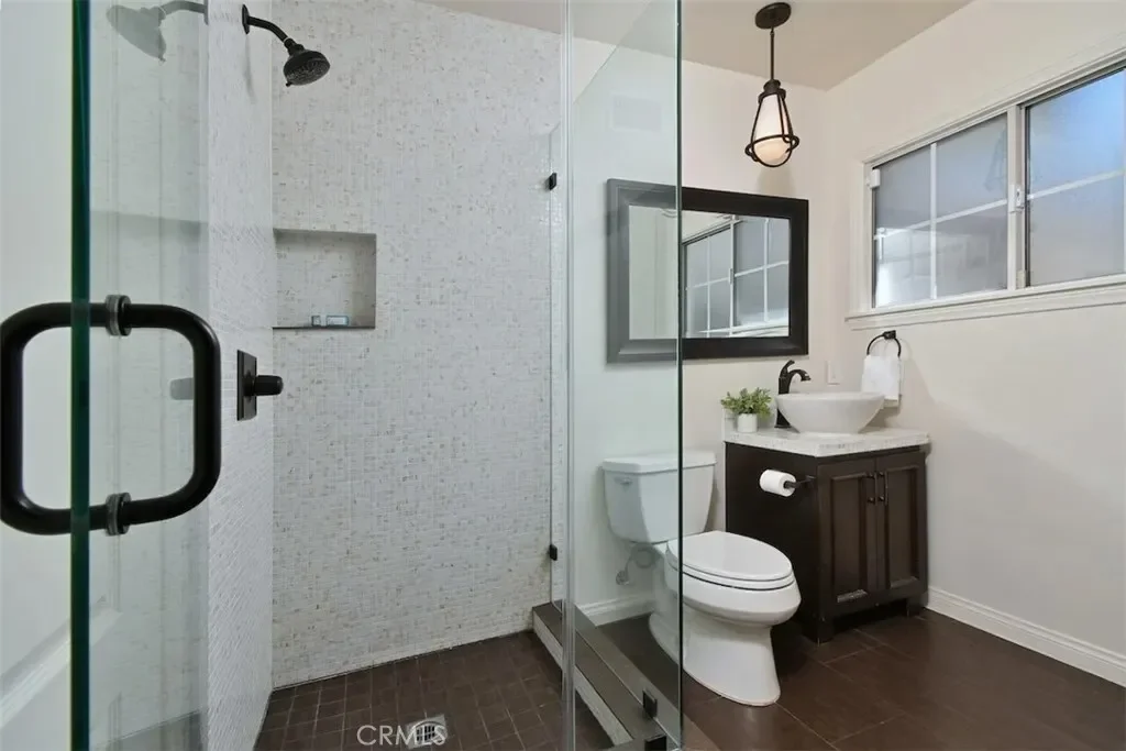 12614 Morrison, Los Angeles, California, United States. - Photo 17