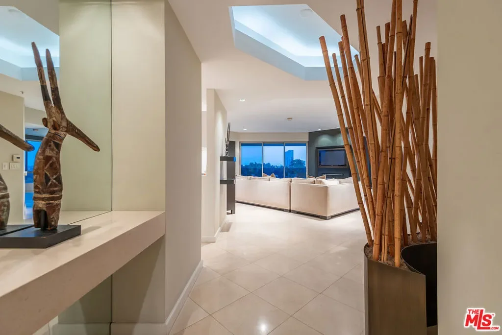 10490 Wilshire Boulevard 604, Los Angeles, California, United States. - Photo 2
