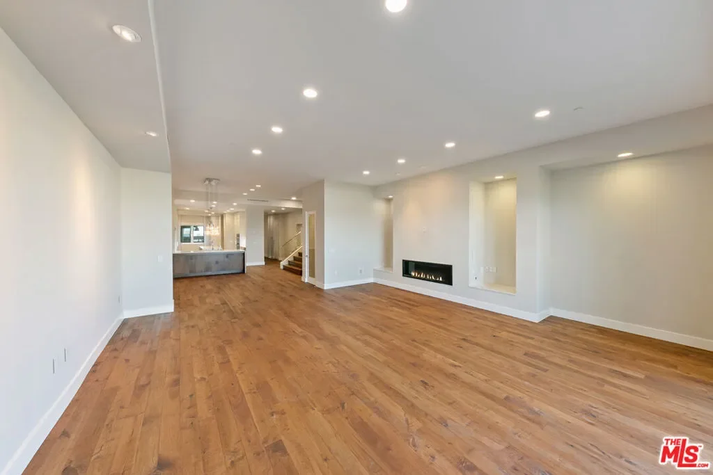 22065 Pacific Coast Highway 7, Malibu, California, United States. - Photo 34