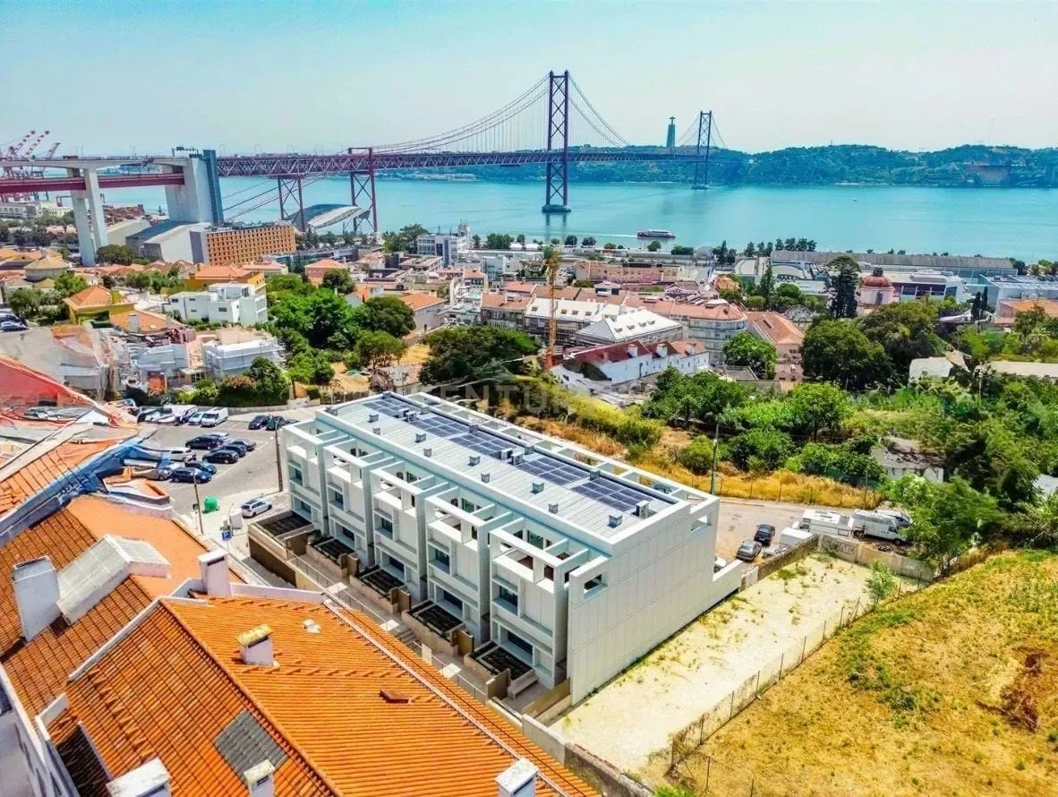 Calçada Santo Amaro, Lisbon, Portugal, Alcantara, Lisbon, Portugal. - Photo 9