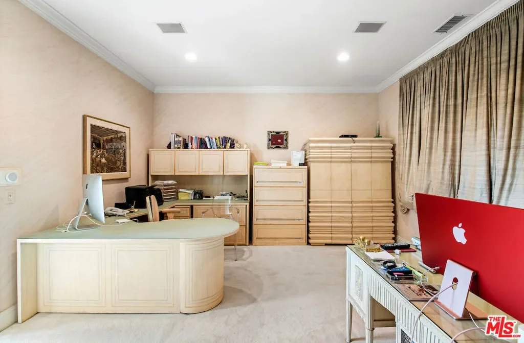 10275 Century Woods Drive, Los Angeles, California, United States. - Photo 9