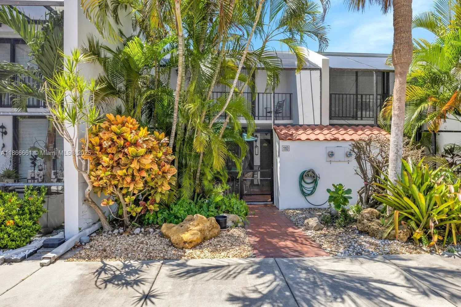 265 Grapetree Dr 110, Key Biscayne, Florida, United States. - Photo 26