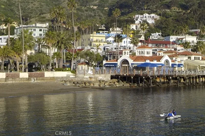 335 Clemente Avenue, Avalon, California, United States. - Photo 6