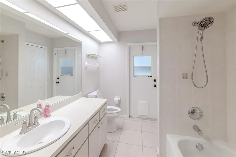 2201 SE 10th Avenue, Cape Coral, FL 33990, Cape Coral, Florida, United States. - Photo 28