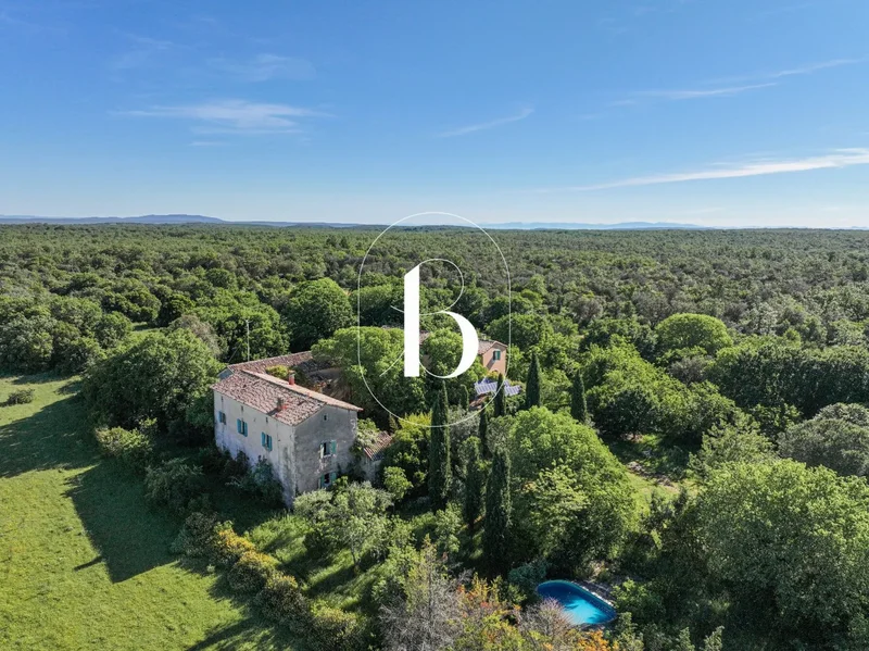 Sale of Mas Uzes, 500m² 10 rooms €950,000 with swimming pool