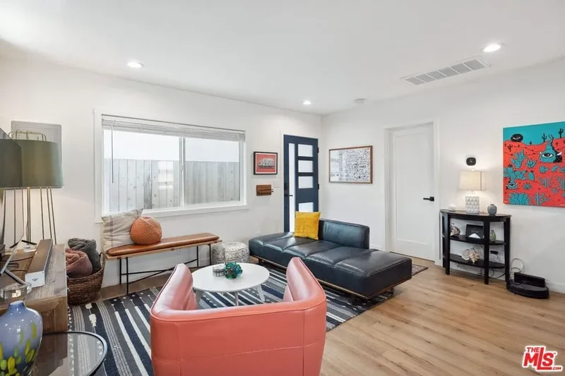 4852 S Centinela Avenue, Los Angeles, California, United States. - Photo 27