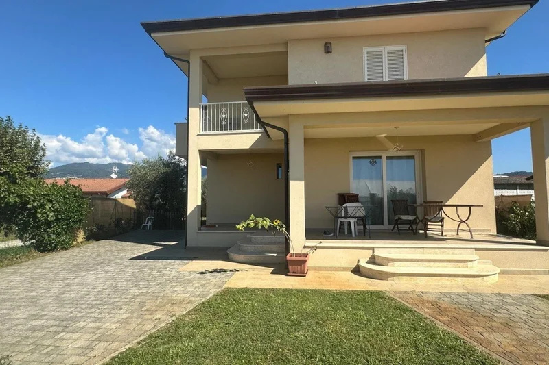 Villa for sale in Camaiore - Lido Di Camaiore - Ref: 3012
