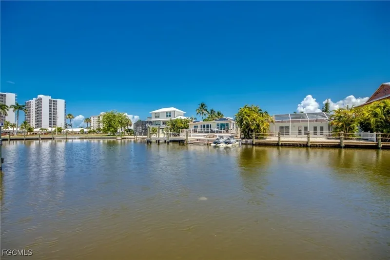 107 Albatross Street, Fort Myers Beach, FL 33931, Fort Myers Beach, Florida, United States. - Photo 40