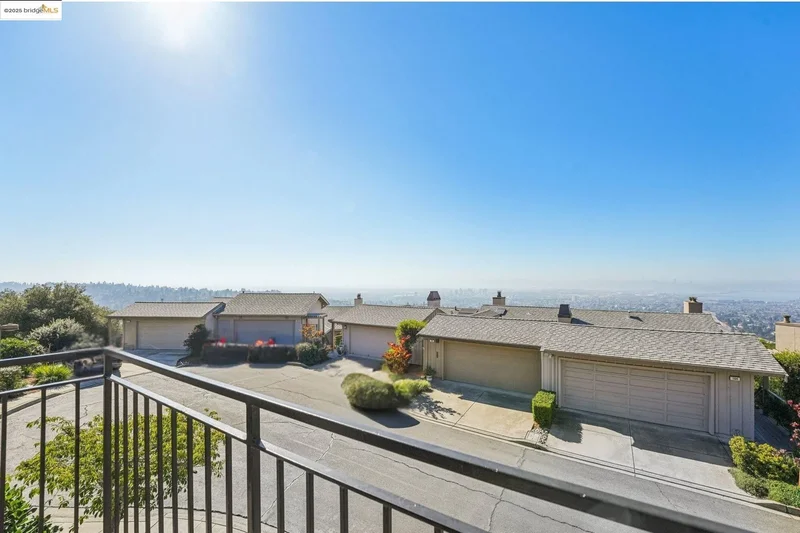 105 Starview Ct, Oakland, California, United States. - Photo 56