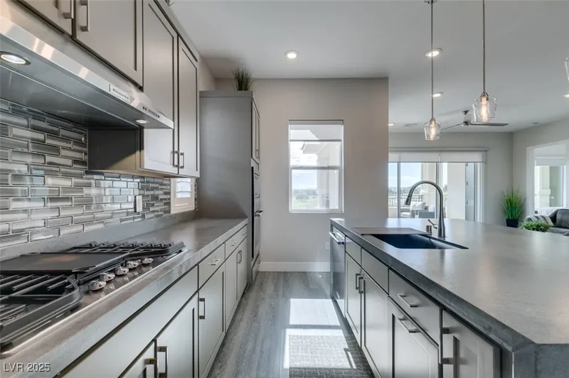 9133 Las Manaitas Avenue 401, Las Vegas, Nevada, United States. - Photo 26