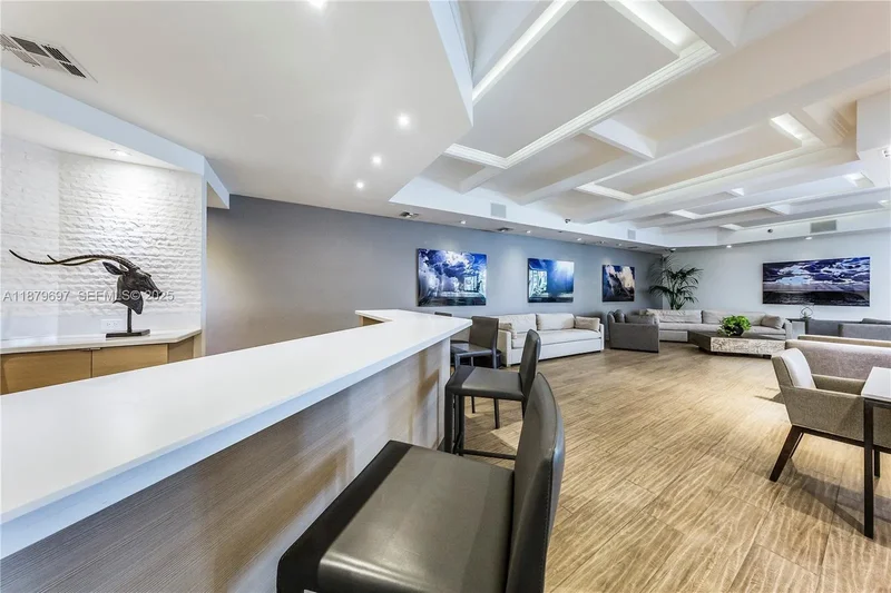 100 Lincoln Rd 1523/1525, Miami Beach, Florida, United States. - Photo 24