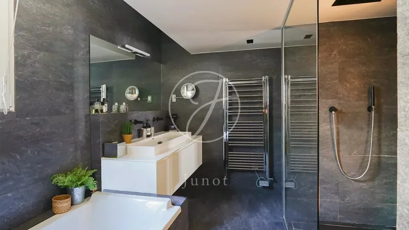 Paris, Île-de-France, France. - Photo 3