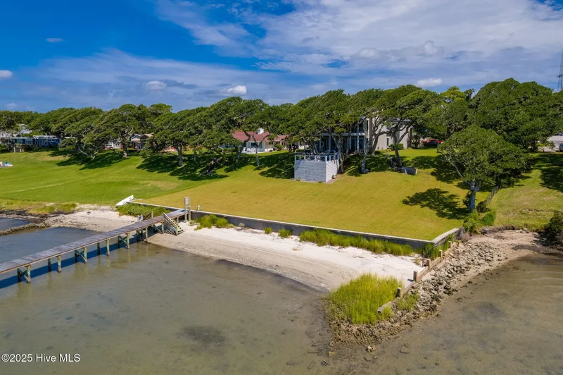 4101/4103 Sound Drive, Morehead City, NC 28557, Morehead City, North Carolina, United States. - Photo 41