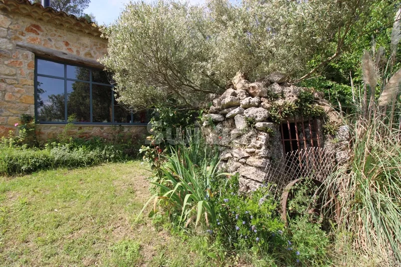 Entrecasteaux, Provence-Alpes-Côte d'Azur, France. - Photo 7