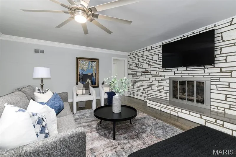 18 Country Aire Drive, St Louis, MO 63131, Town and Country, Missouri, United States. - Photo 23