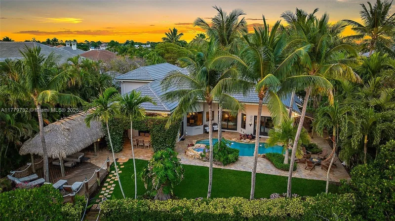 19028 SE Windward Island Ln, Jupiter, Florida, United States. - Photo 32