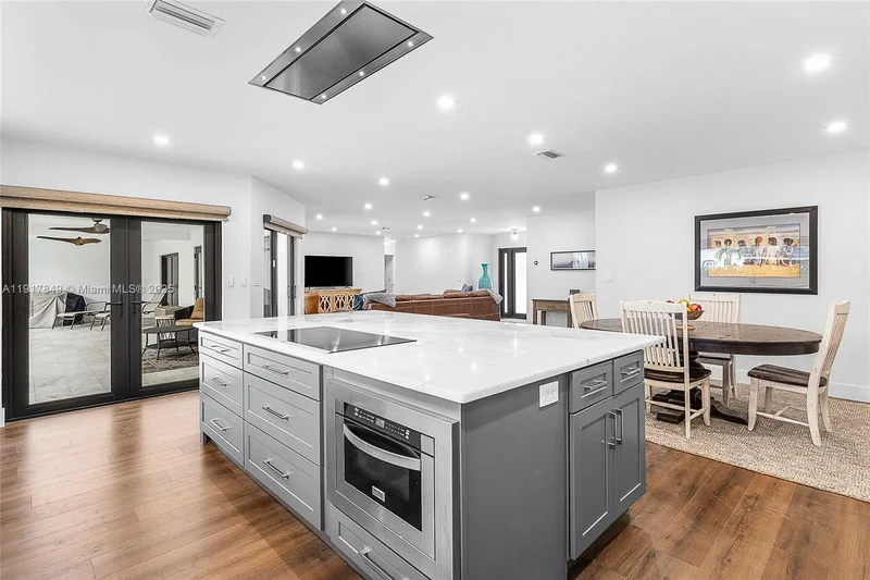 1250 NE 27th Ter, Hillsboro Beach, Florida, United States. - Photo 32
