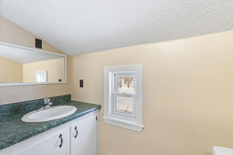 823 Washington Street N, Auburn, ME 04210, Auburn, Maine, United States. - Photo 32