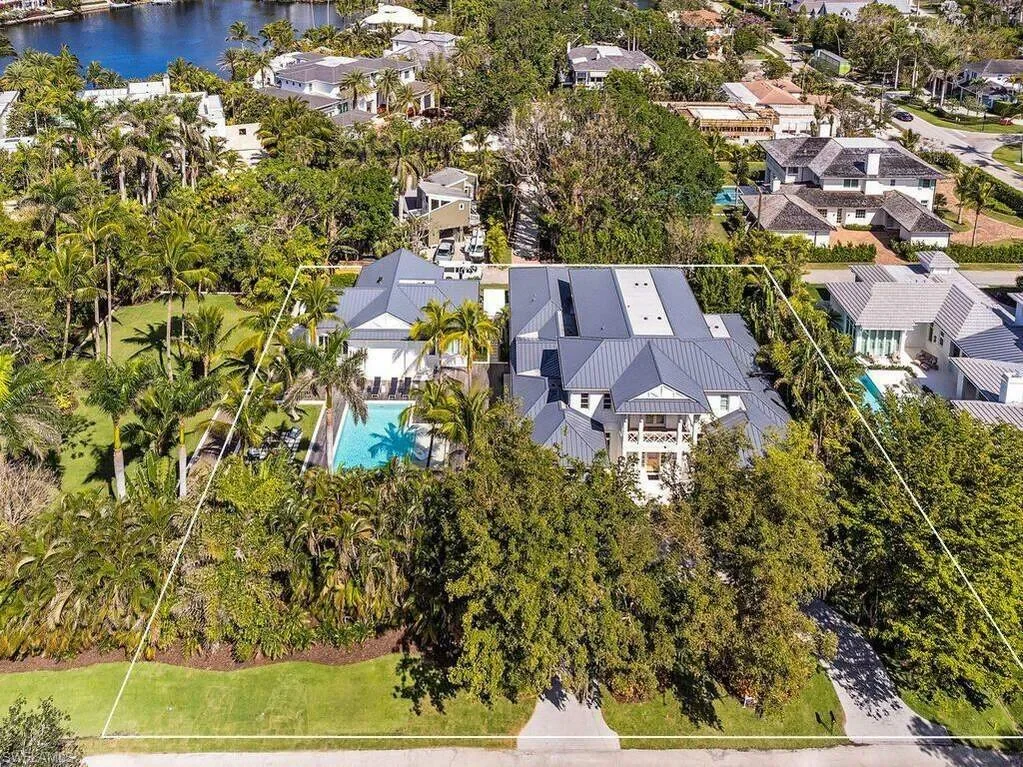 Naples, FL, 34102, USA, Naples, Florida, United States. - Photo 9