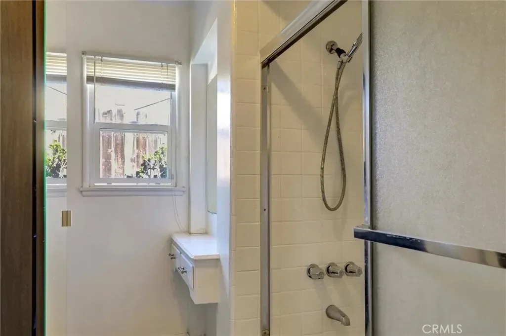 15123 Killion Street, Los Angeles, California, United States. - Photo 15