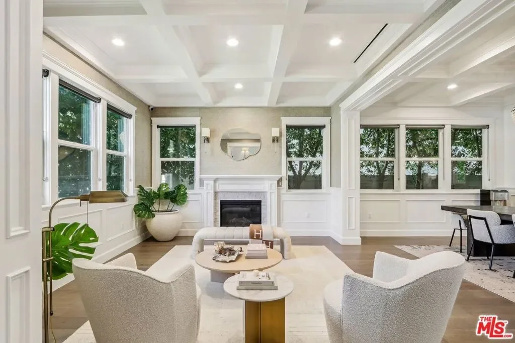 14000 Morrison Street, Los Angeles, California, United States. - Photo 7