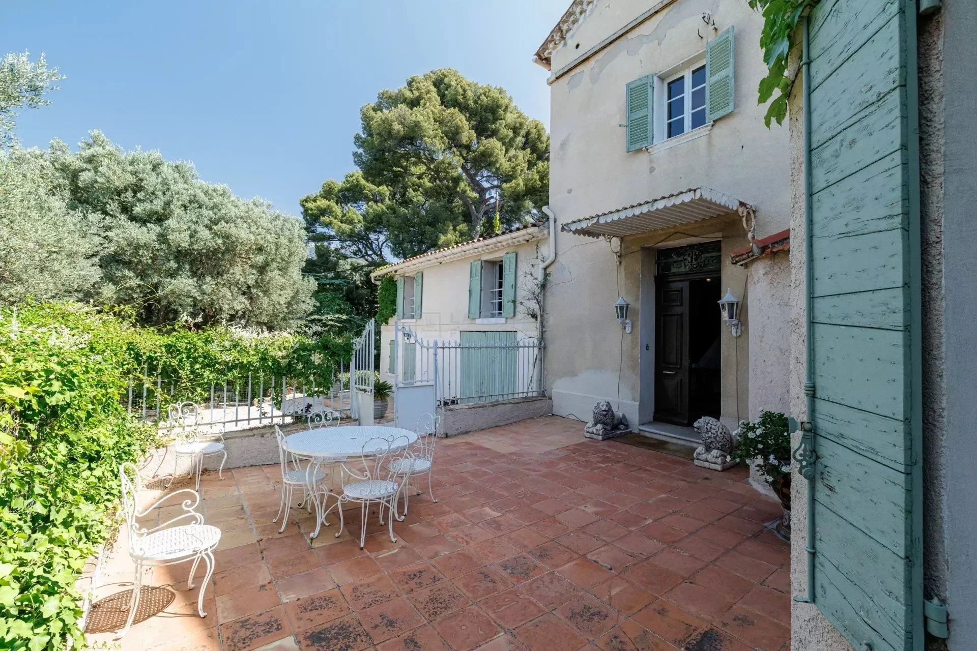 Toulon, Provence-Alpes-Côte d'Azur, France. - Photo 14