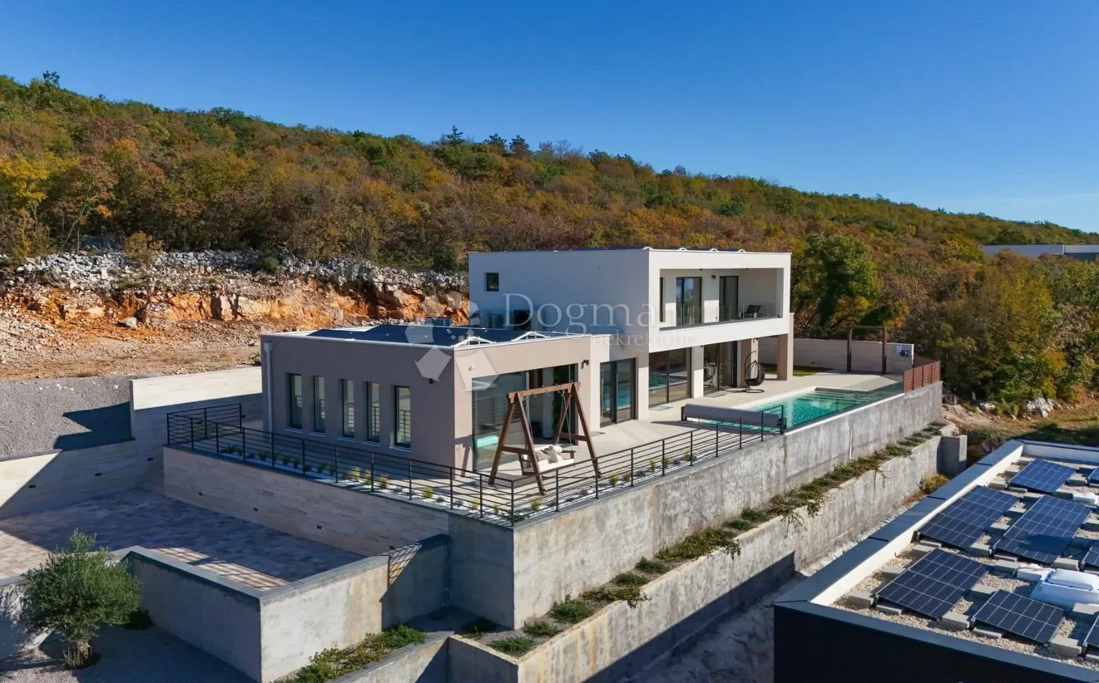 Exterior photo 8