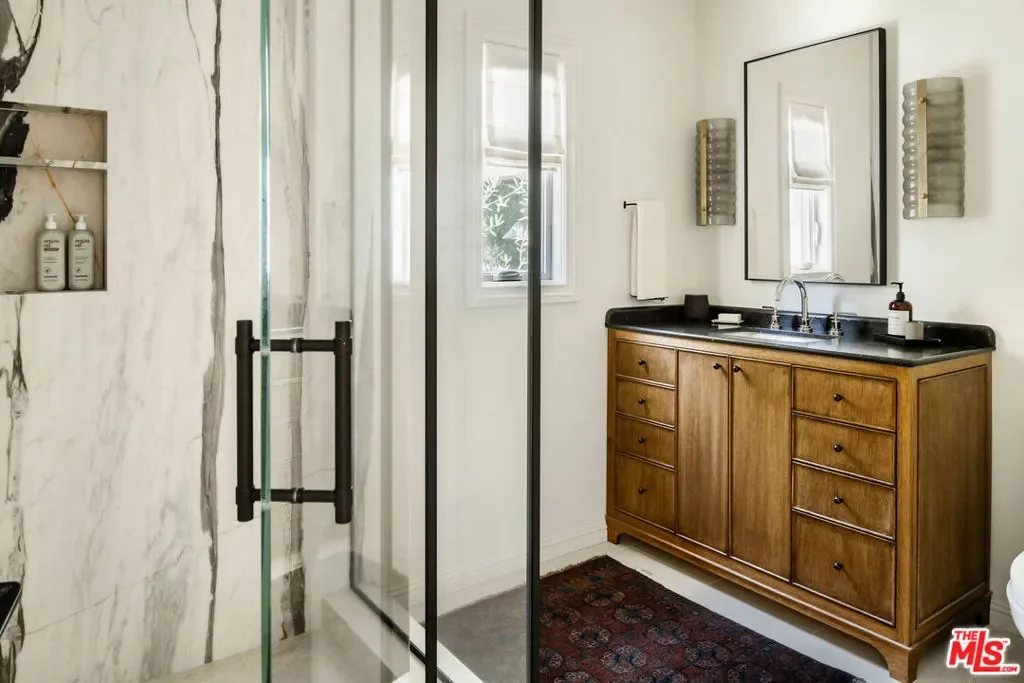 2003 El Cerrito Place, Los Angeles, California, United States. - Photo 19