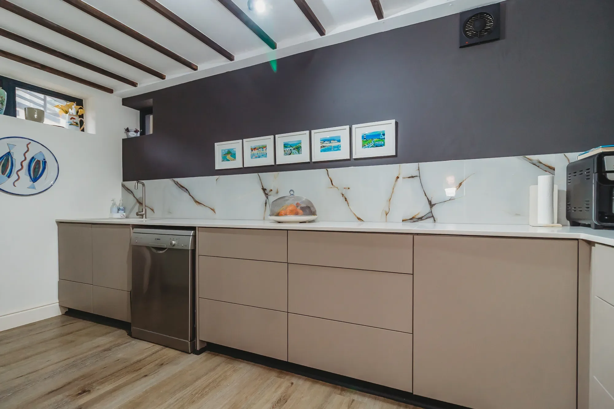 Gallery photo 12