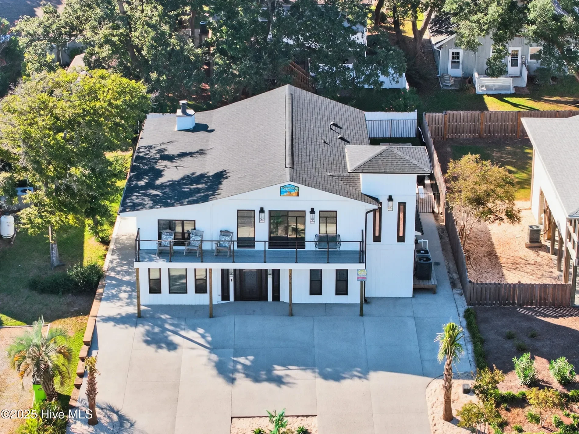 105 SE 53rd Street, Oak Island, North Carolina, United States. - Hero Image