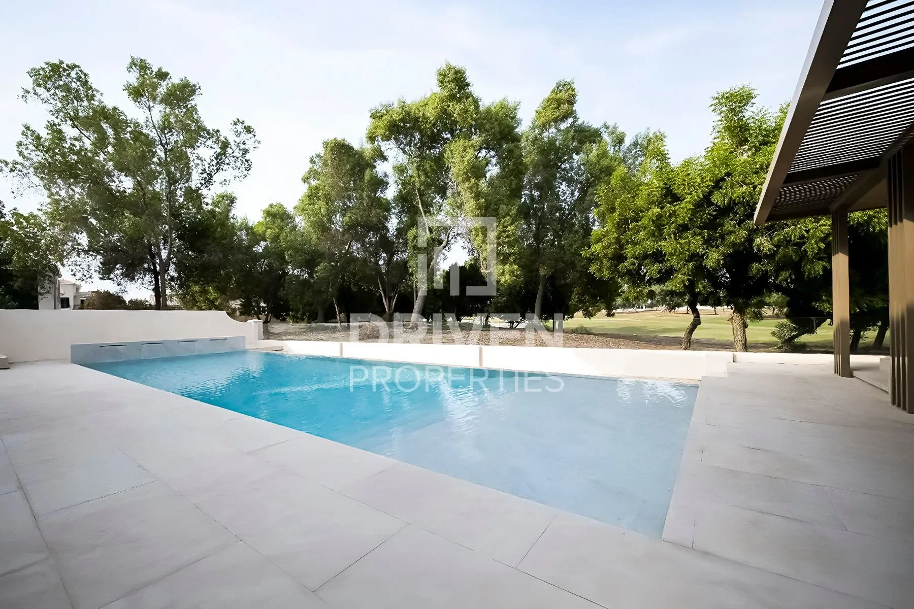 Exterior photo 4